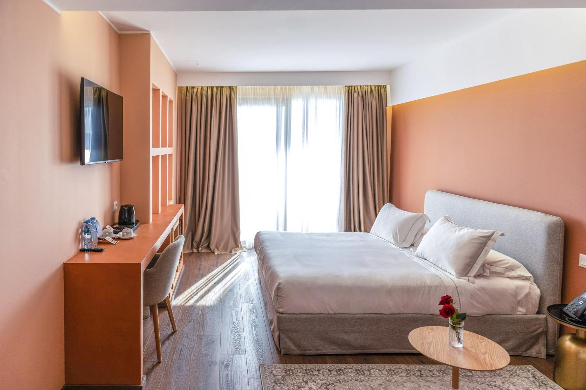 Hotel Vlora Priam, Affiliated By Melia Exterior foto