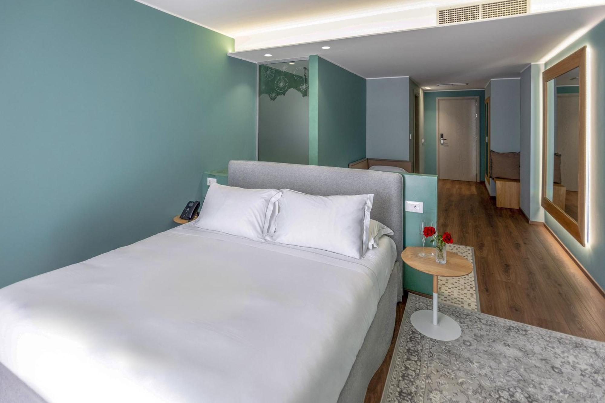 Hotel Vlora Priam, Affiliated By Melia Exterior foto